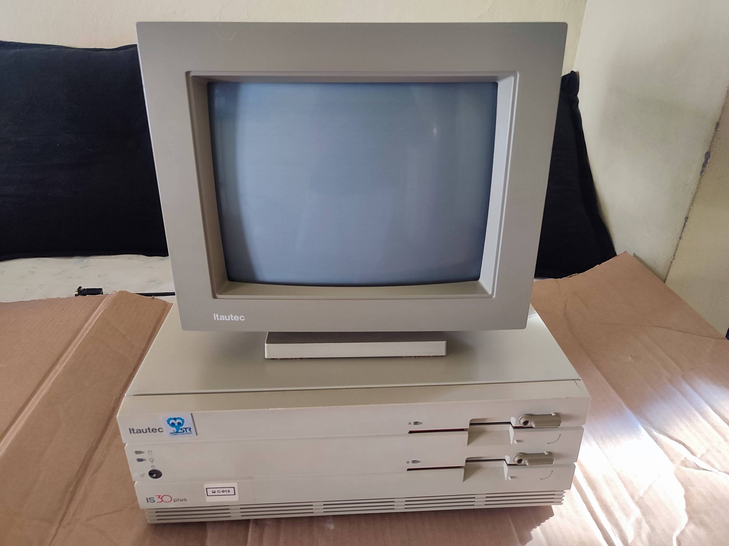 Computador Itautec IS 30